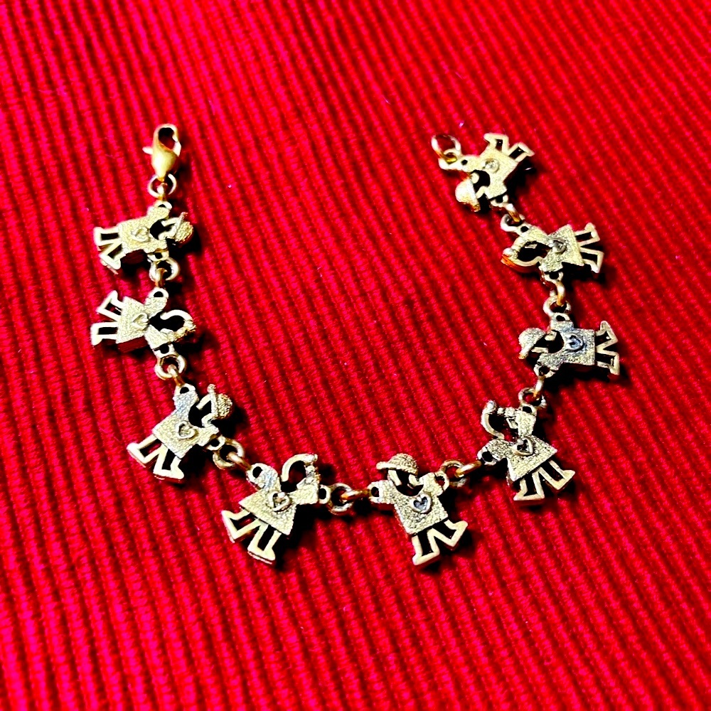 Super sweet bracelet that speaks to the ❤️